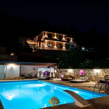 Agave Pool & * Gaggi