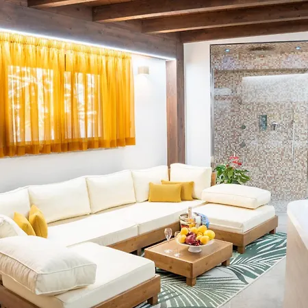 Agave Pool & * Gaggi